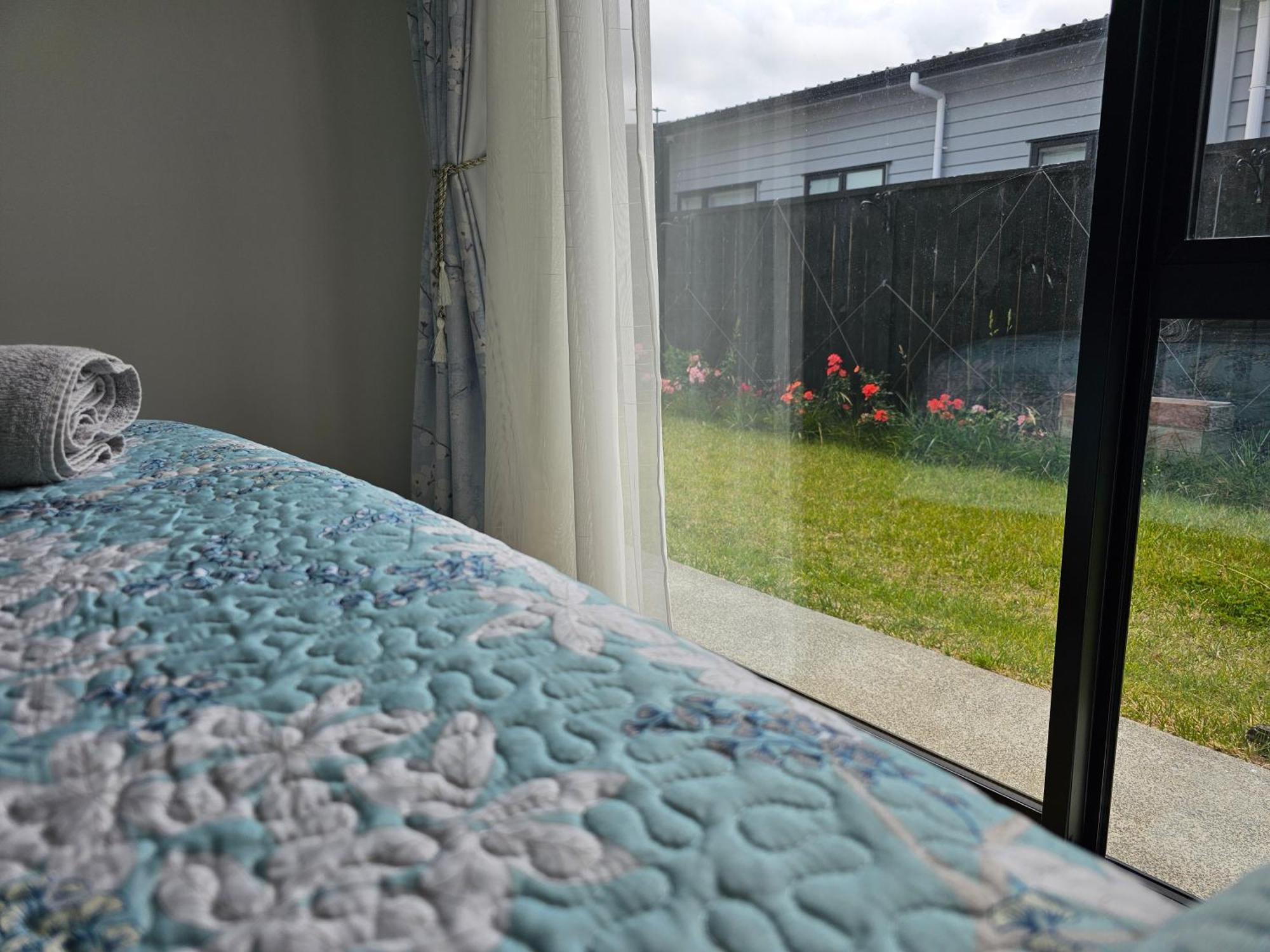 Appartamento Tui Nest Garden Unit Silverdale Esterno foto